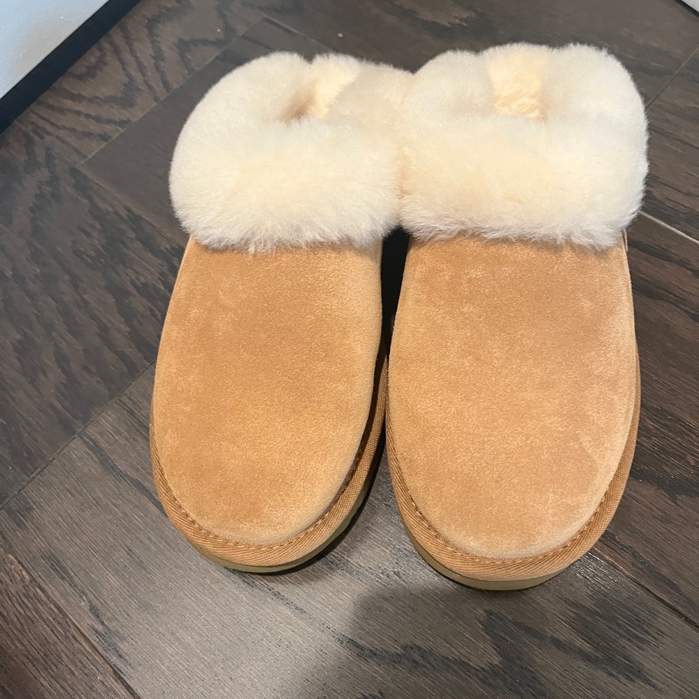 UGG slippers size 7 womens